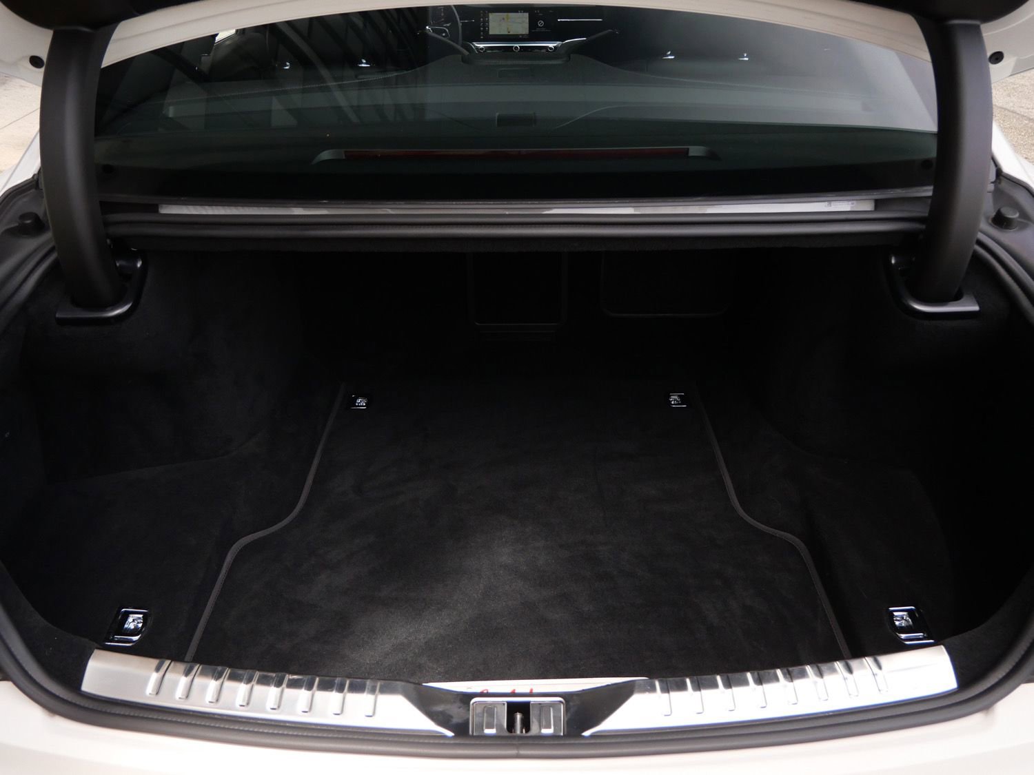 Used 2022 Bentley Flying Spur V8 image 22