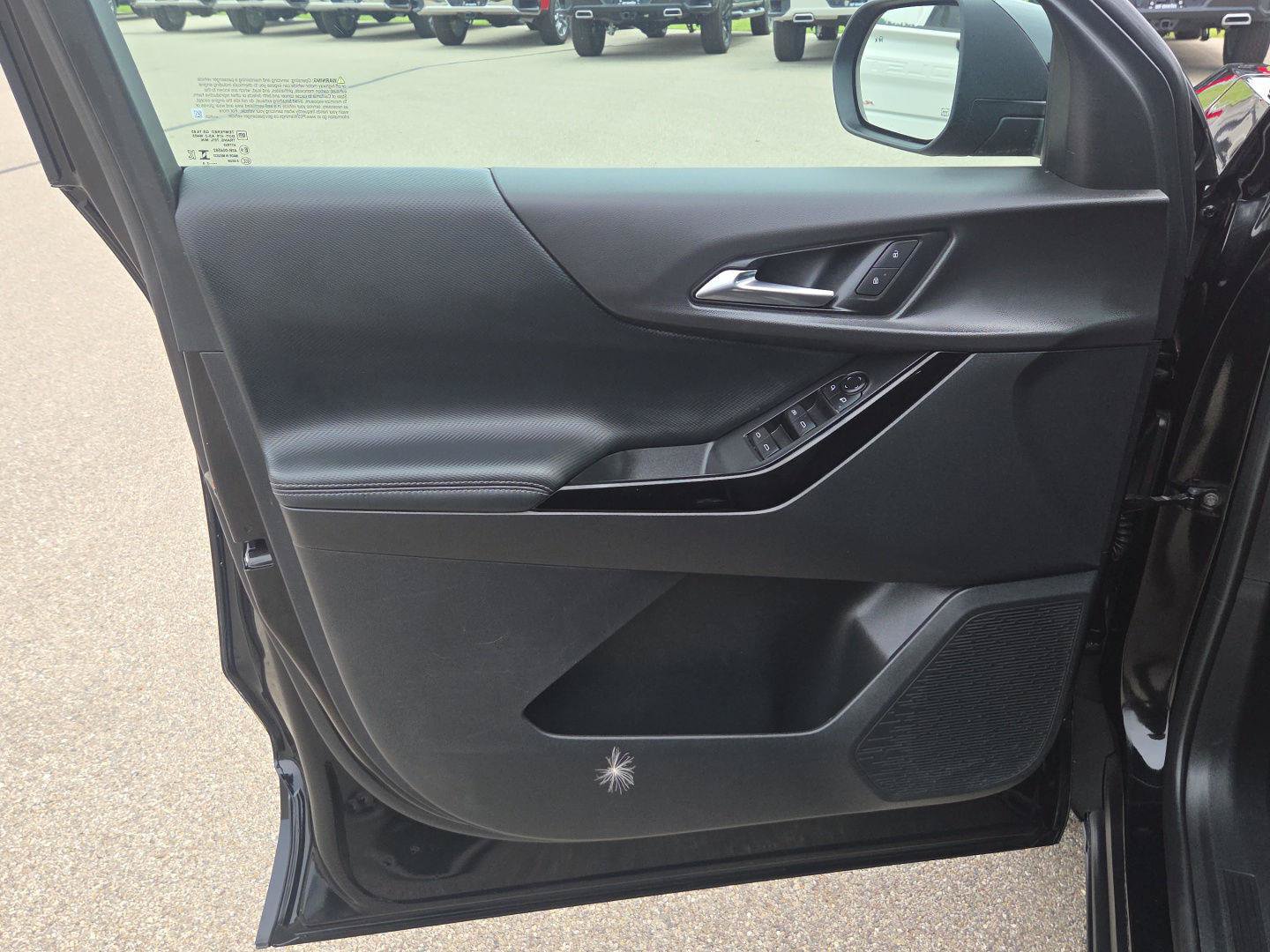 Used 2025 Chevrolet Equinox LT FWD image 15