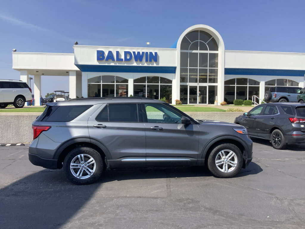 Used 2022 Ford Explorer XLT image 8