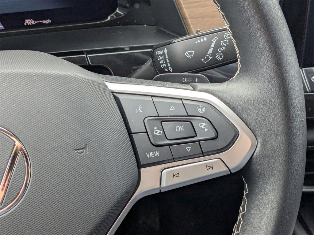 Used 2025 Volkswagen Atlas SE image 20