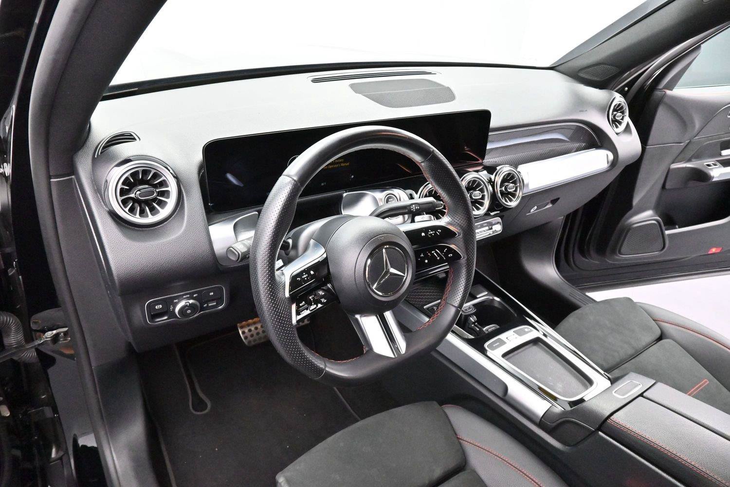 Used 2024 Mercedes-Benz GLB 250 image 16