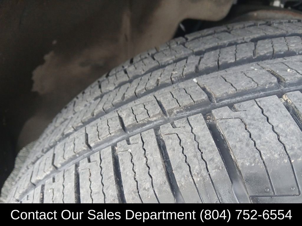 Used 2018 Chevrolet Suburban LT image 33