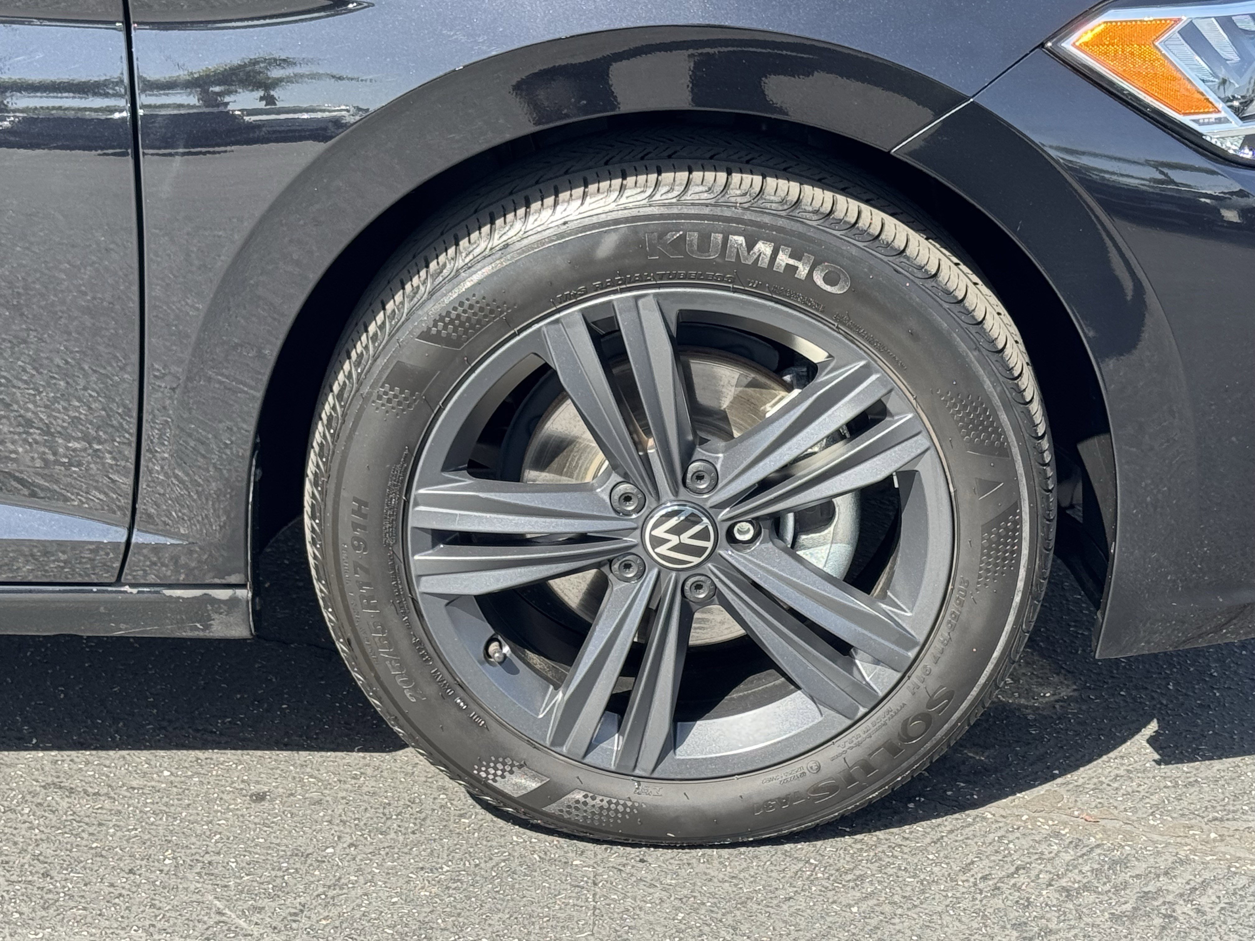 Used 2024 Volkswagen Jetta SE FWD image 8