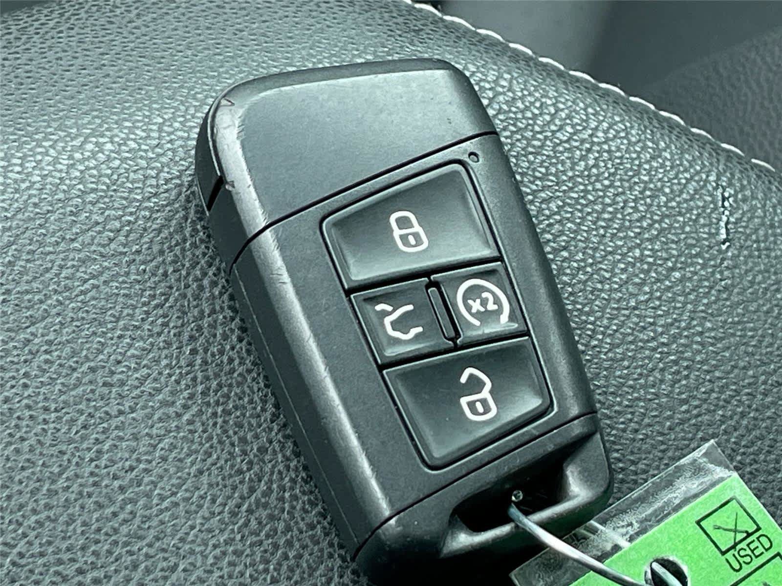 Used 2020 Volkswagen Jetta SE w/ SE Cold Weather Package FWD image 31