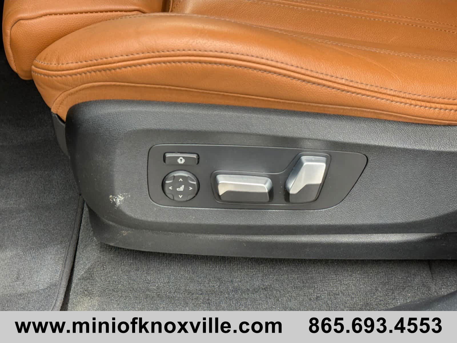 Used 2022 BMW X5 xDrive40i w/ Premium Package AWD/4WD image 13