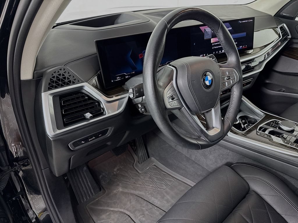 Used 2024 BMW X7 xDrive40i w/ Premium Package AWD/4WD image 9