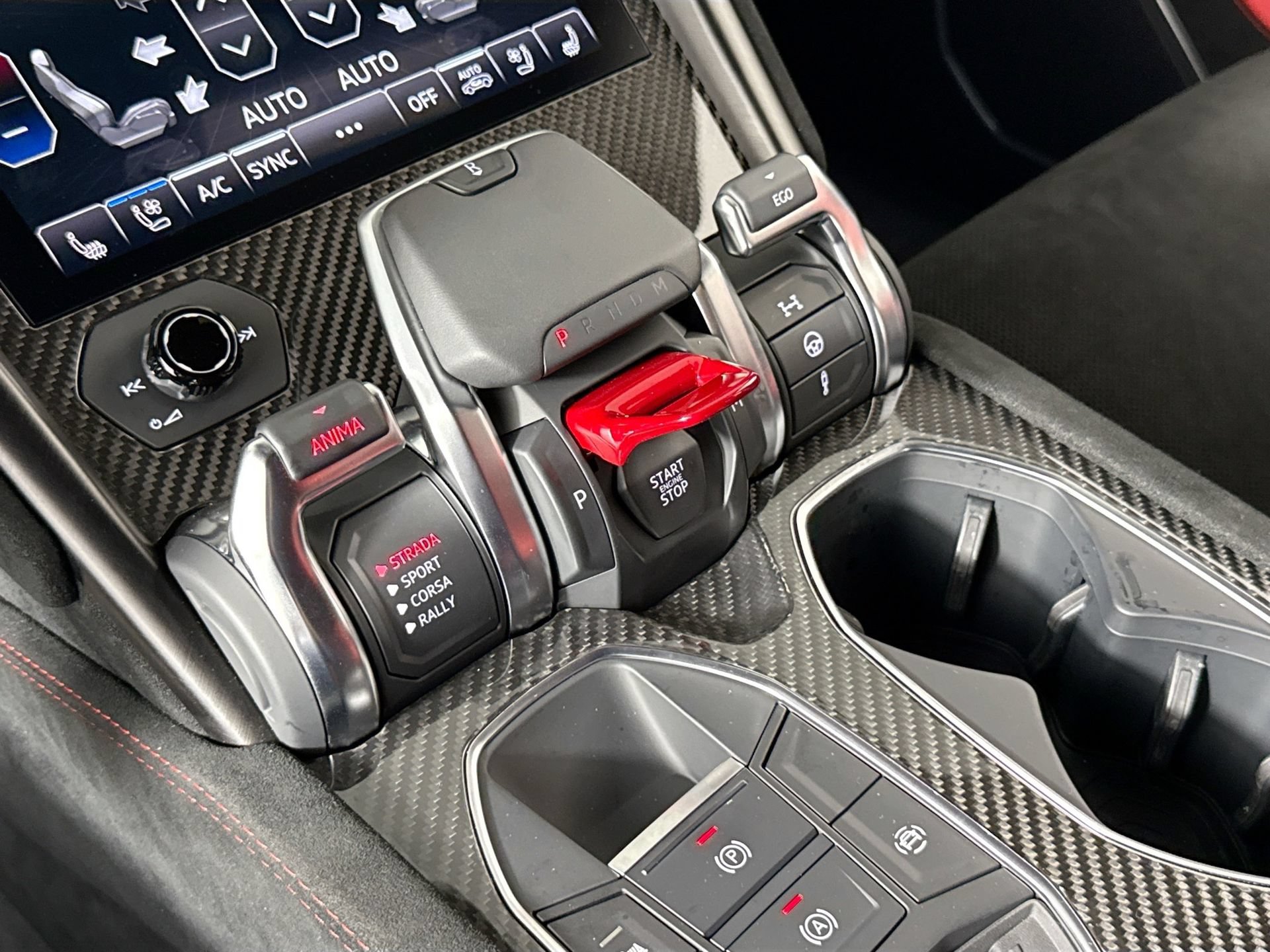 Used 2024 Lamborghini Urus Performante AWD/4WD image 15