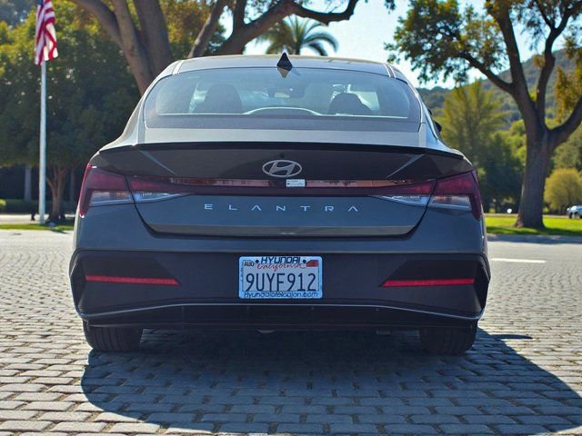Certified 2025 Hyundai Elantra Sport image 6