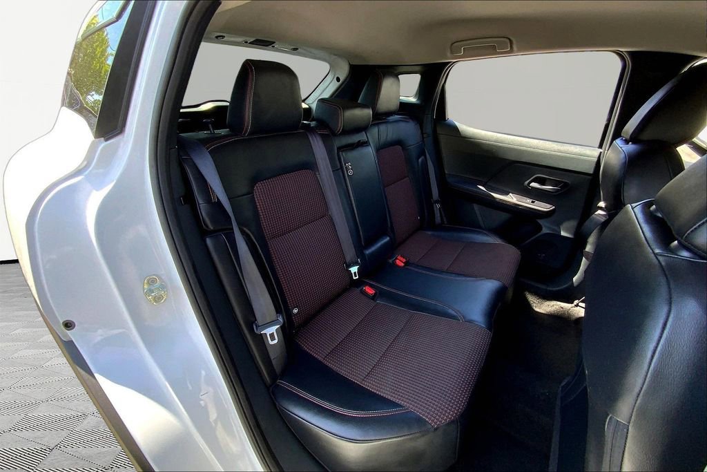 Used 2025 Nissan Kicks SR image 17
