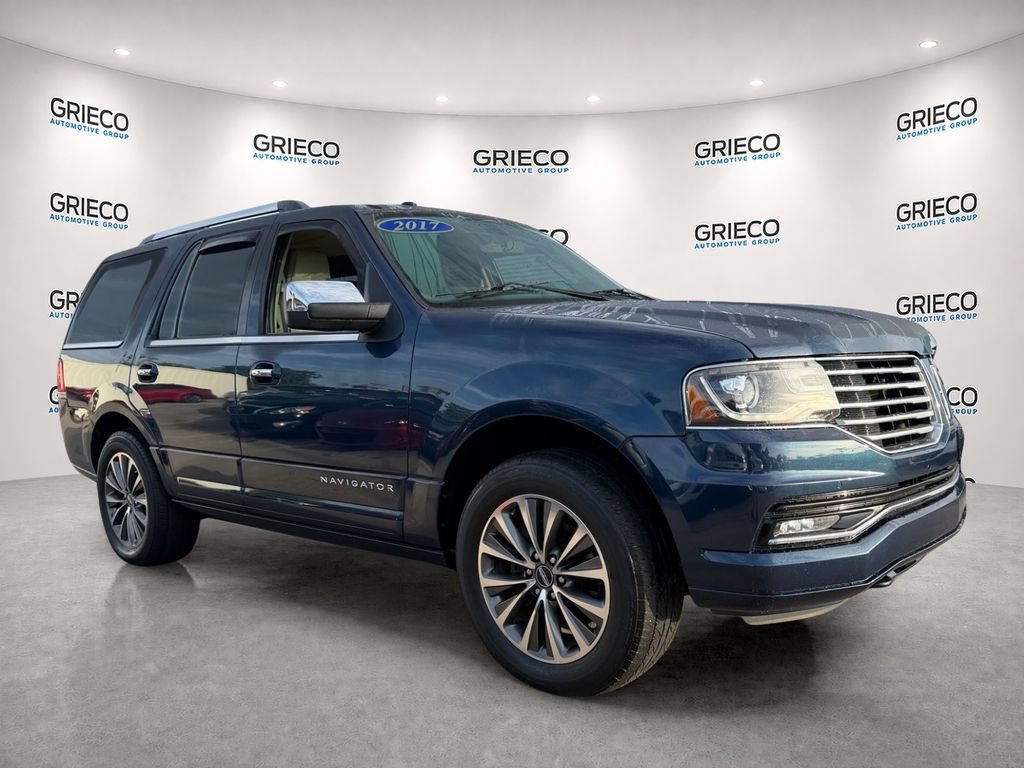 Used 2017 Lincoln Navigator Select RWD image 1