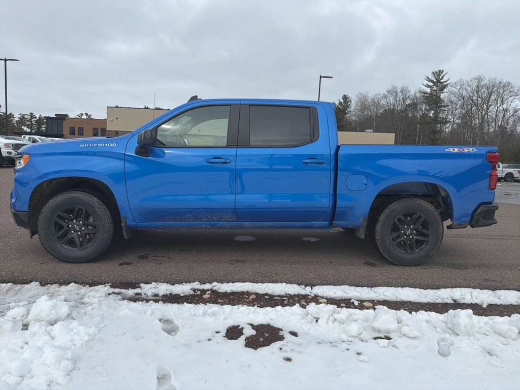 Used 2025 Chevrolet Silverado 1500 LT AWD/4WD image 3
