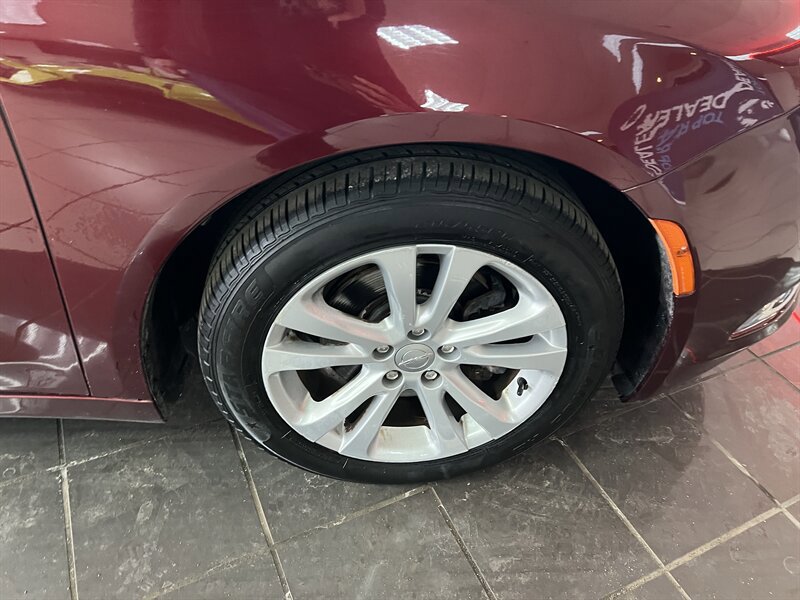 Used 2015 Chrysler 200 Limited w/ Convenience Group image 31