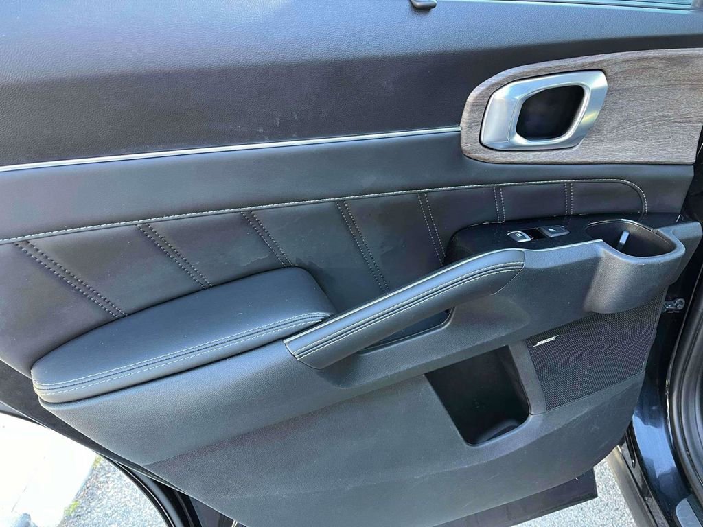 Used 2023 Kia Sorento SX Prestige image 5