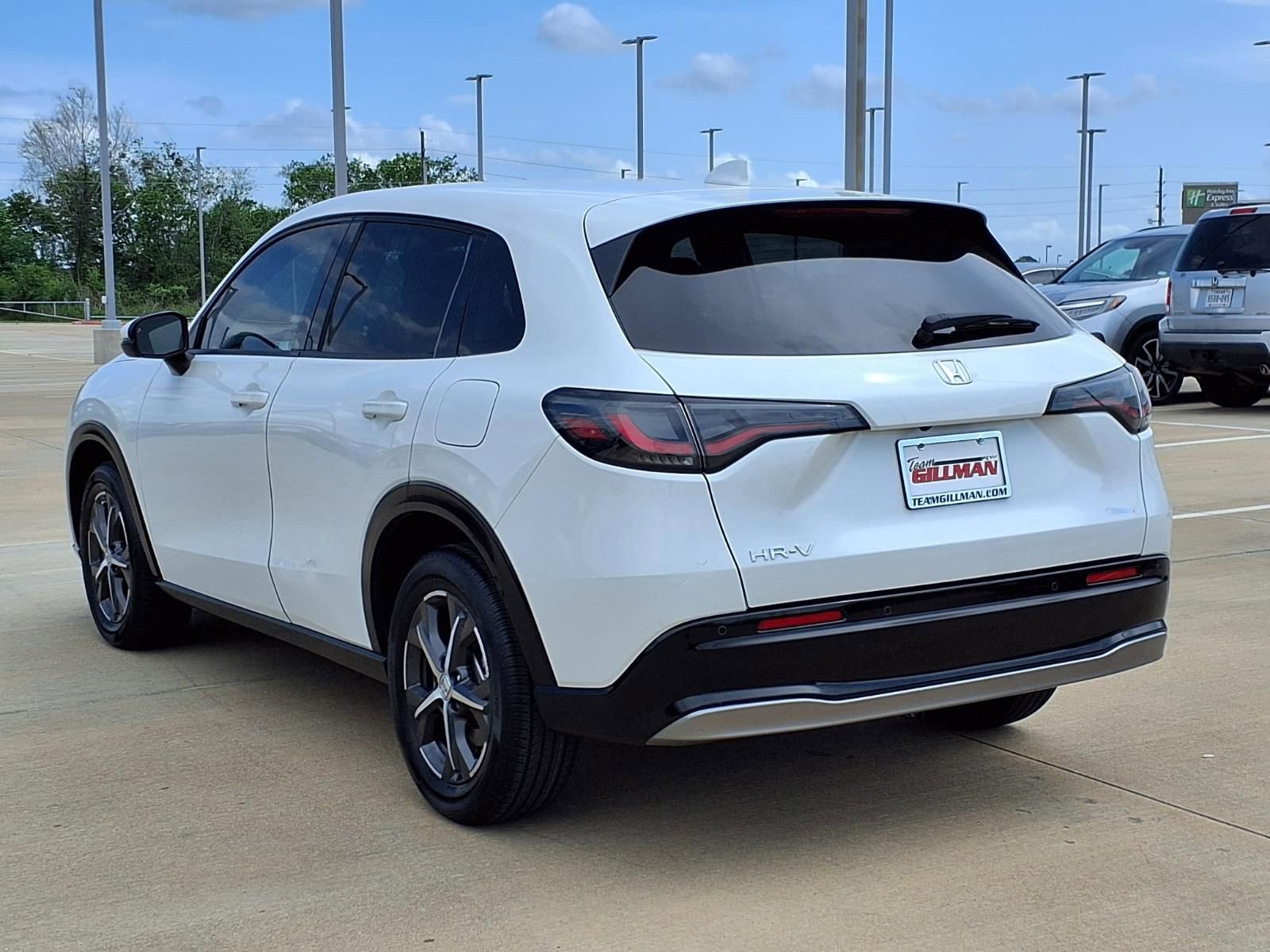 Used 2023 Honda HR-V EX-L image 2