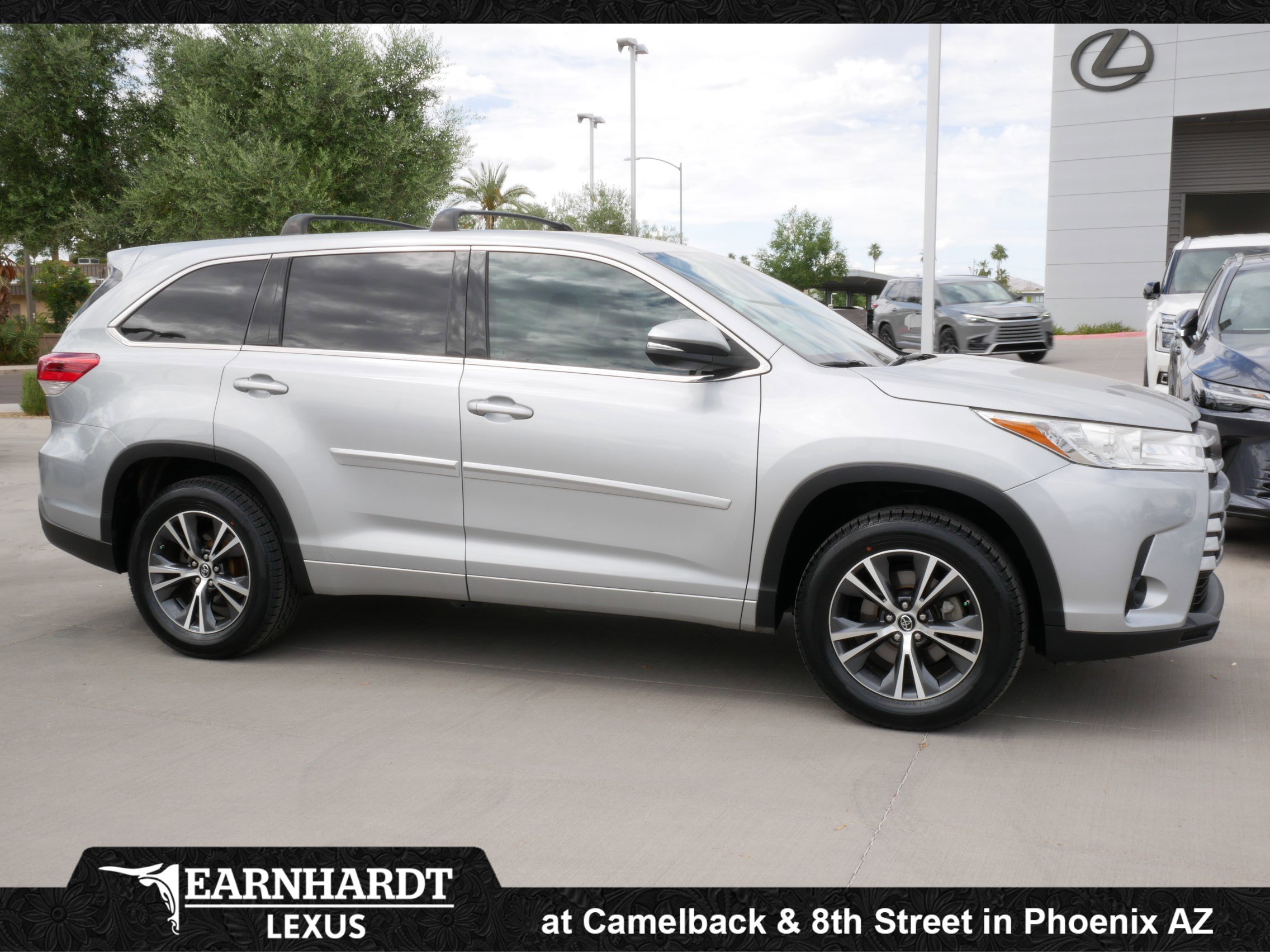 Used 2017 Toyota Highlander LE image 13