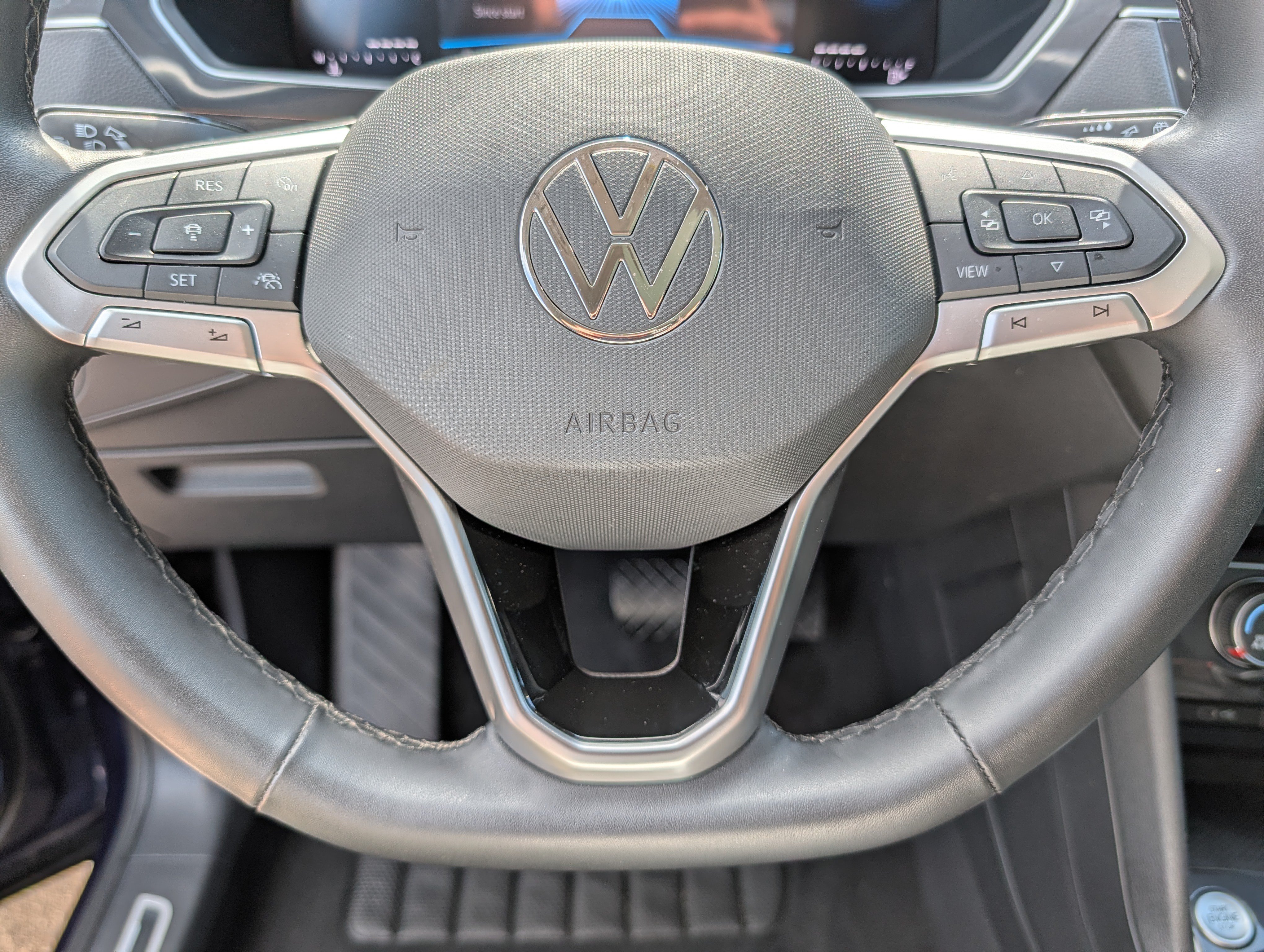Certified 2024 Volkswagen Tiguan Wolfsburg Edition w/ Panoramic Sunroof Package AWD/4WD image 24