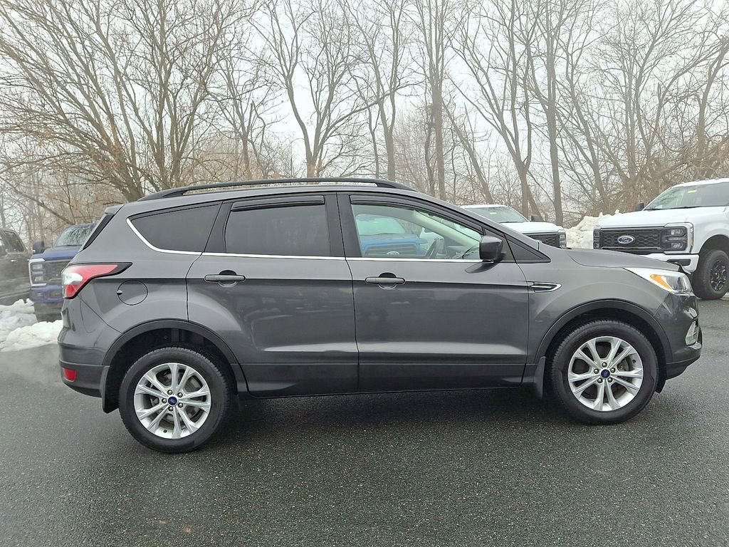 Certified 2018 Ford Escape SE image 7