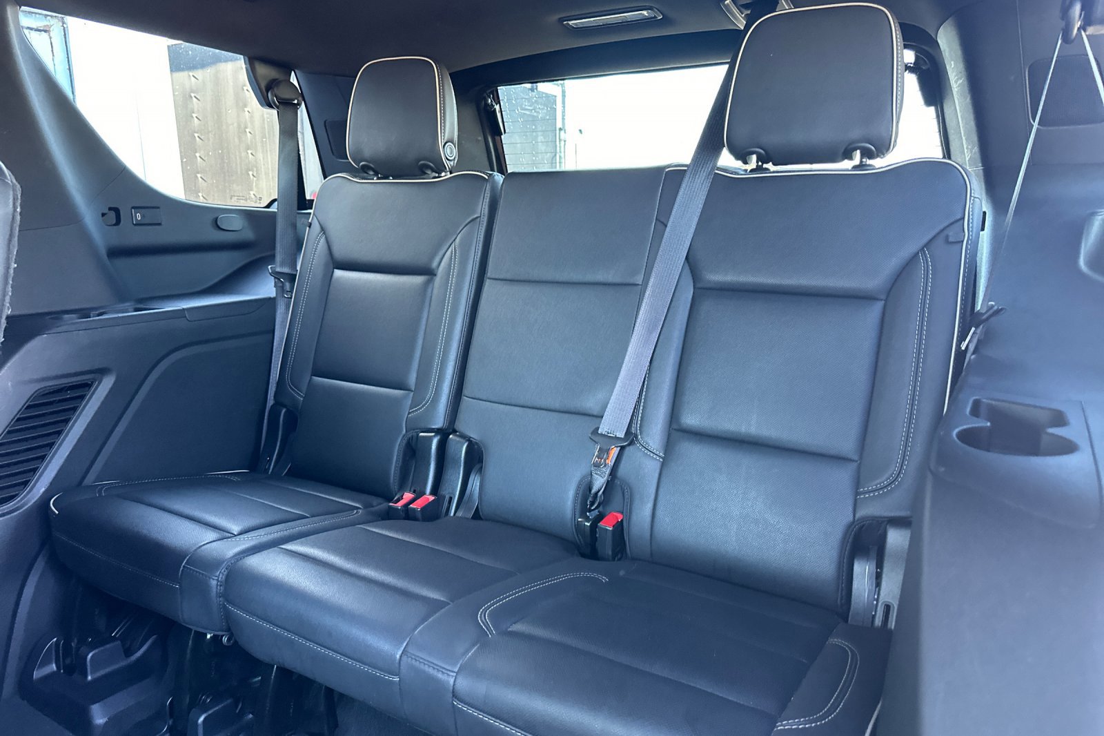 Used 2023 GMC Yukon SLT AWD/4WD image 15