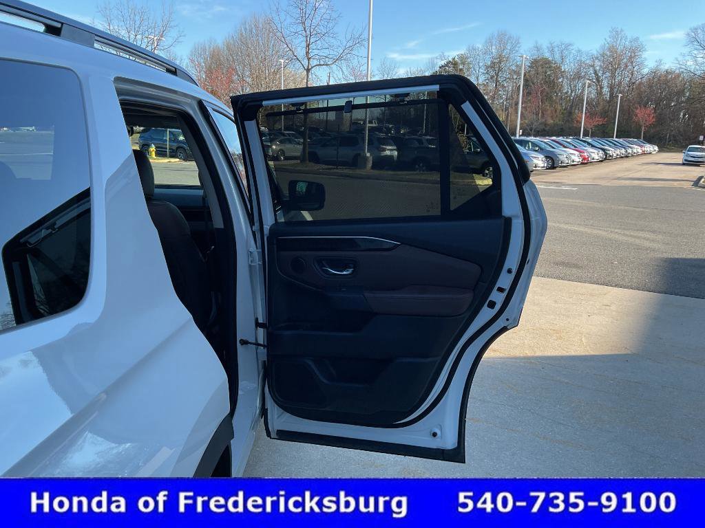 Certified 2025 Honda Pilot Elite image 10