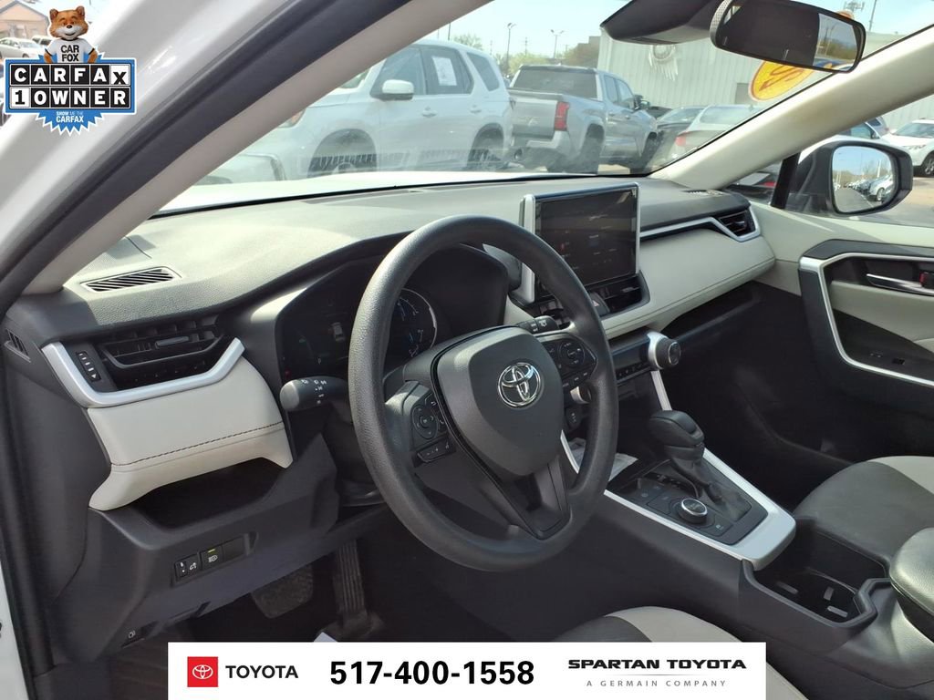 Used 2025 Toyota RAV4 XLE AWD/4WD image 15
