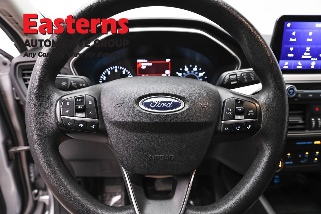 Used 2022 Ford Escape SE FWD image 10