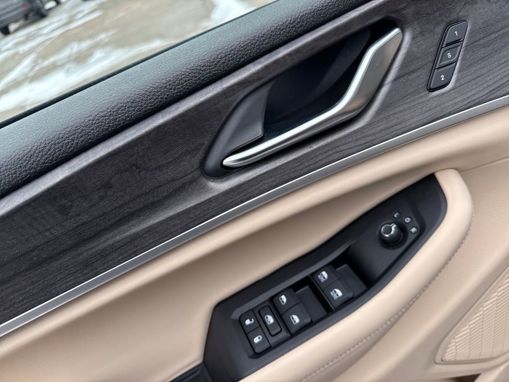 Certified 2023 Jeep Grand Cherokee L Limited image 14