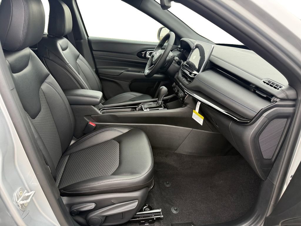New 2026 Jeep Compass Latitude image 15