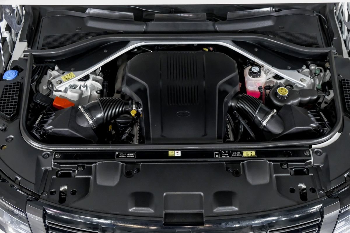 Used 2024 Land Rover Range Rover SE image 42