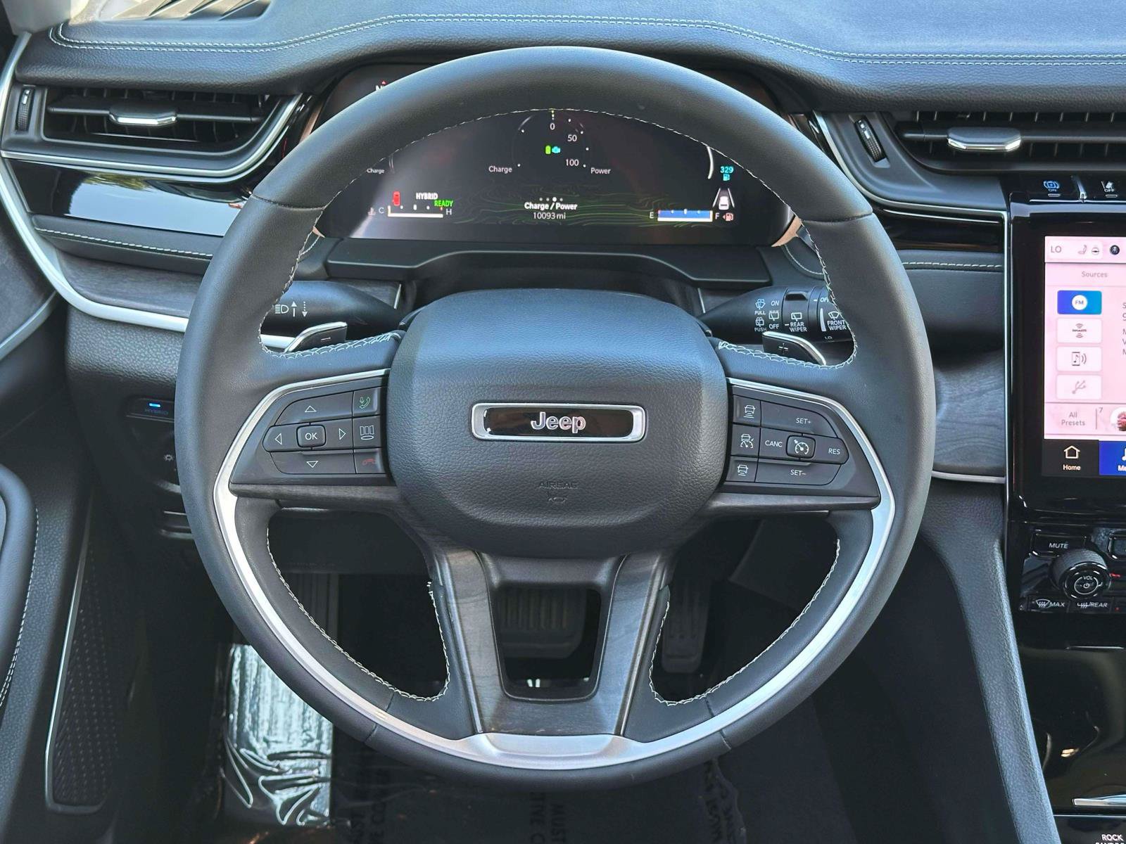 Used 2023 Jeep Grand Cherokee 4WD 4xe image 12