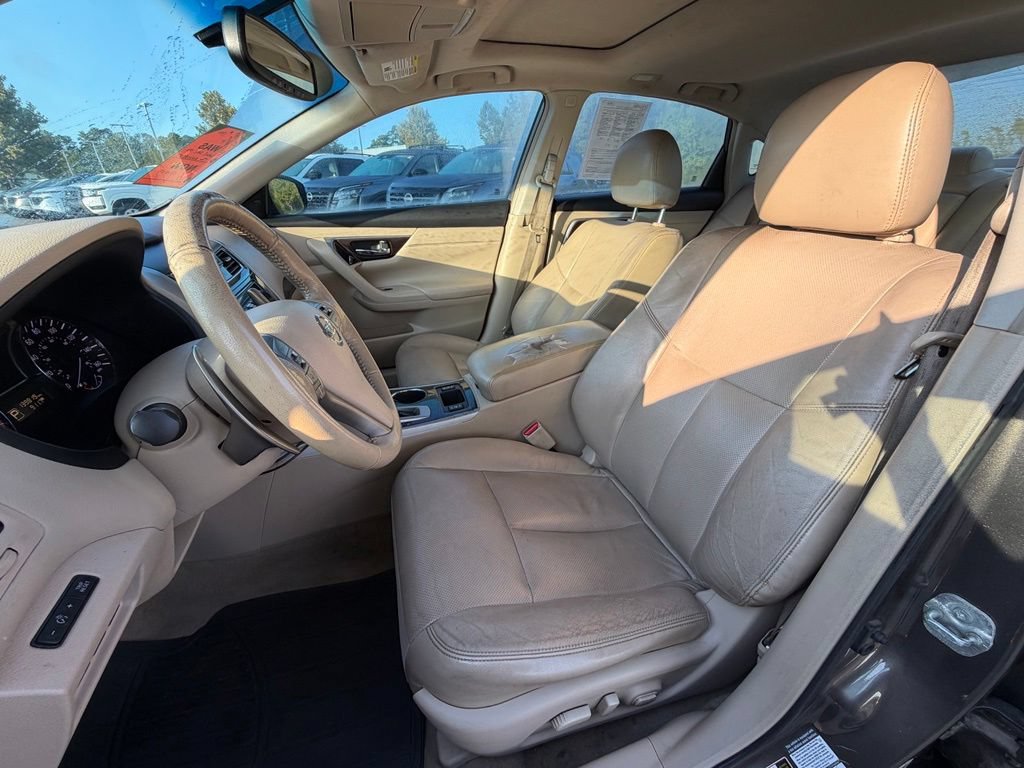 Used 2013 Nissan Altima 3.5 SL w/ Technology Pkg FWD image 11