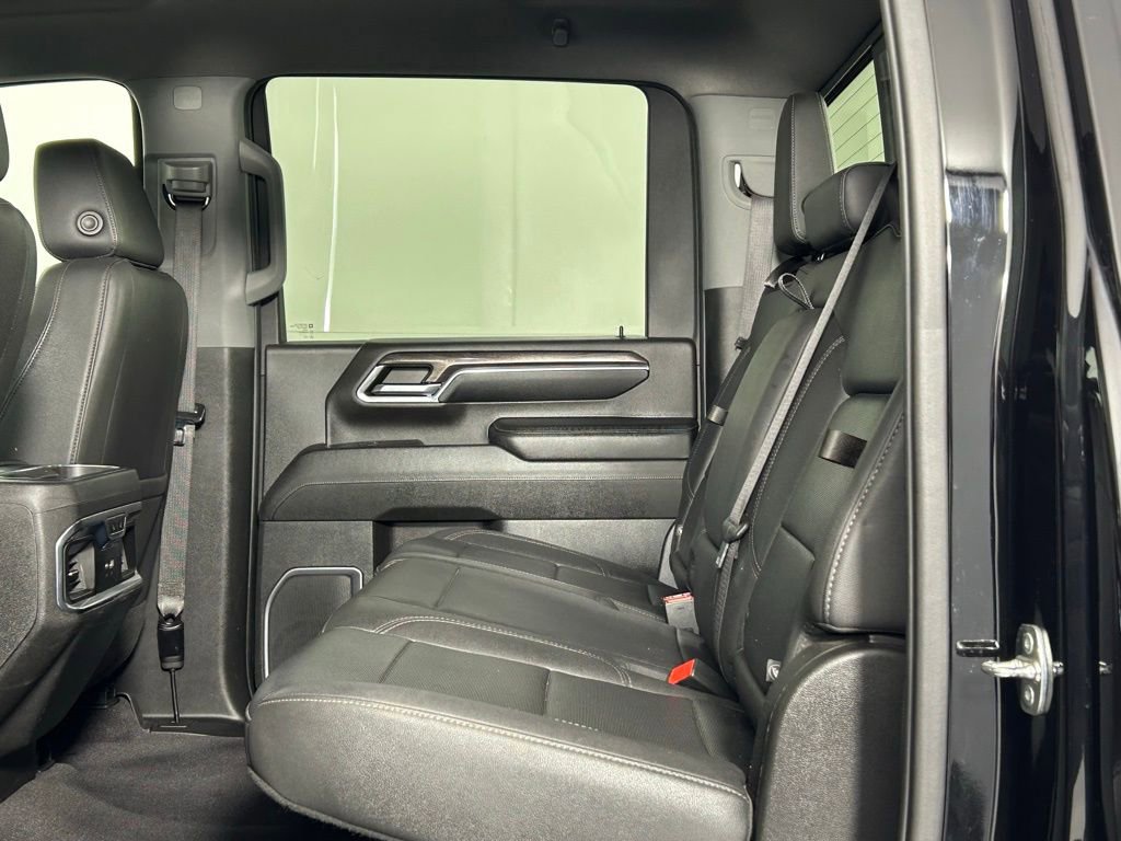 Used 2024 Chevrolet Silverado 2500 LTZ w/ LTZ Convenience Package AWD/4WD image 17