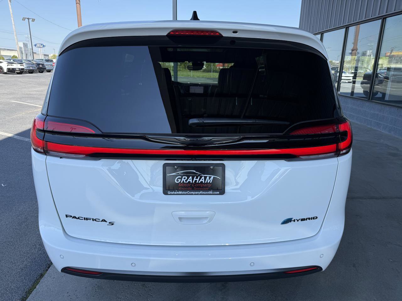 Used 2023 Chrysler Pacifica Limited w/ S Appearance Package FWD image 5