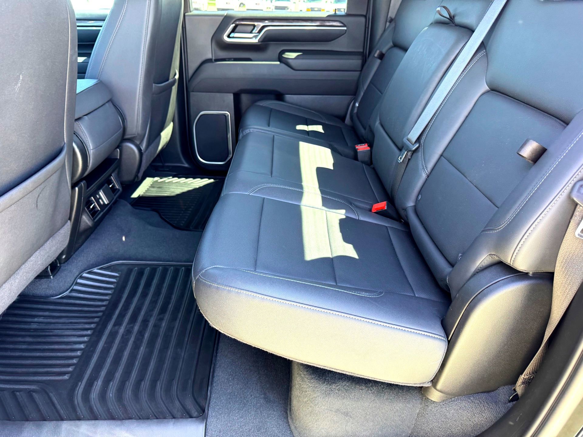 Used 2024 Chevrolet Silverado 2500 LTZ image 18