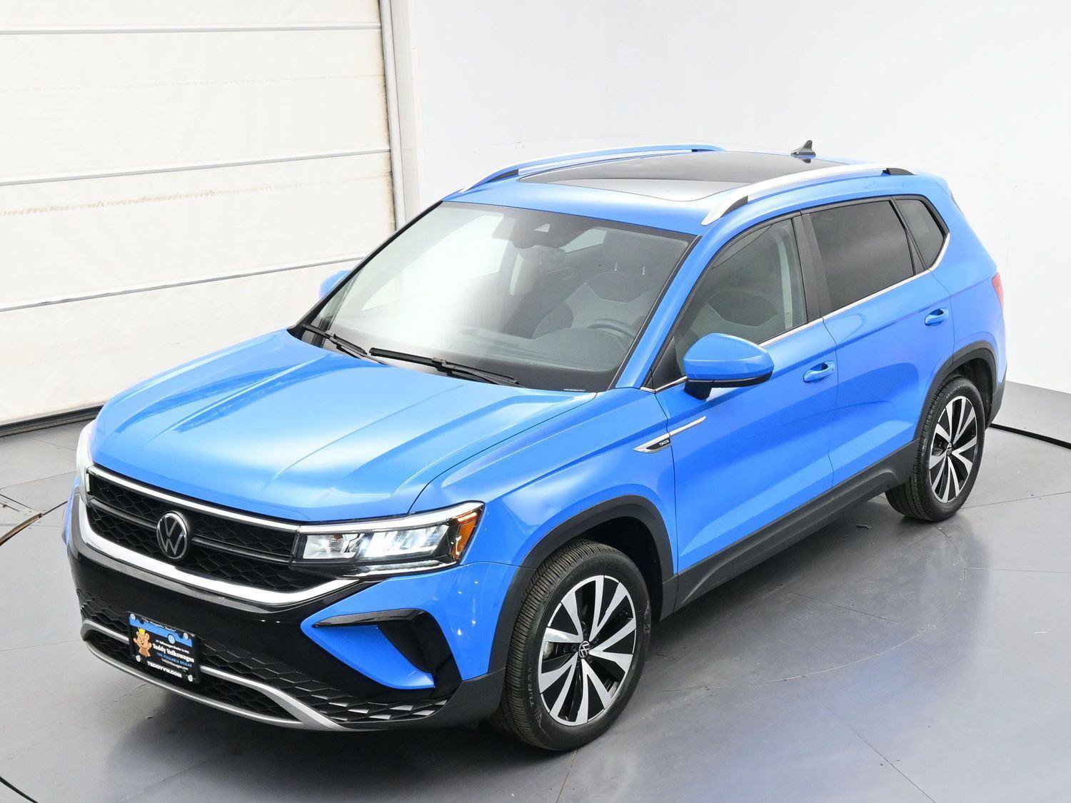 Used 2023 Volkswagen Taos SE w/ Panoramic Sunroof Package AWD/4WD image 36