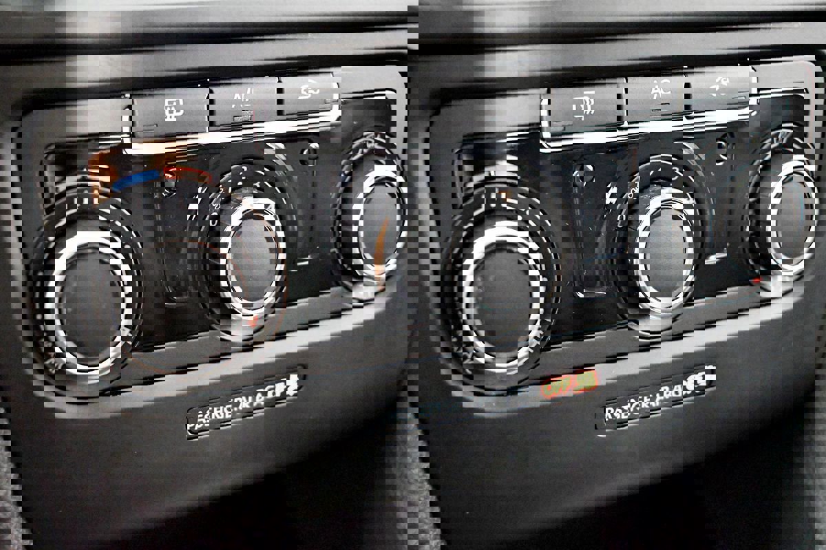 Used 2014 Volkswagen Golf 4-Door image 26