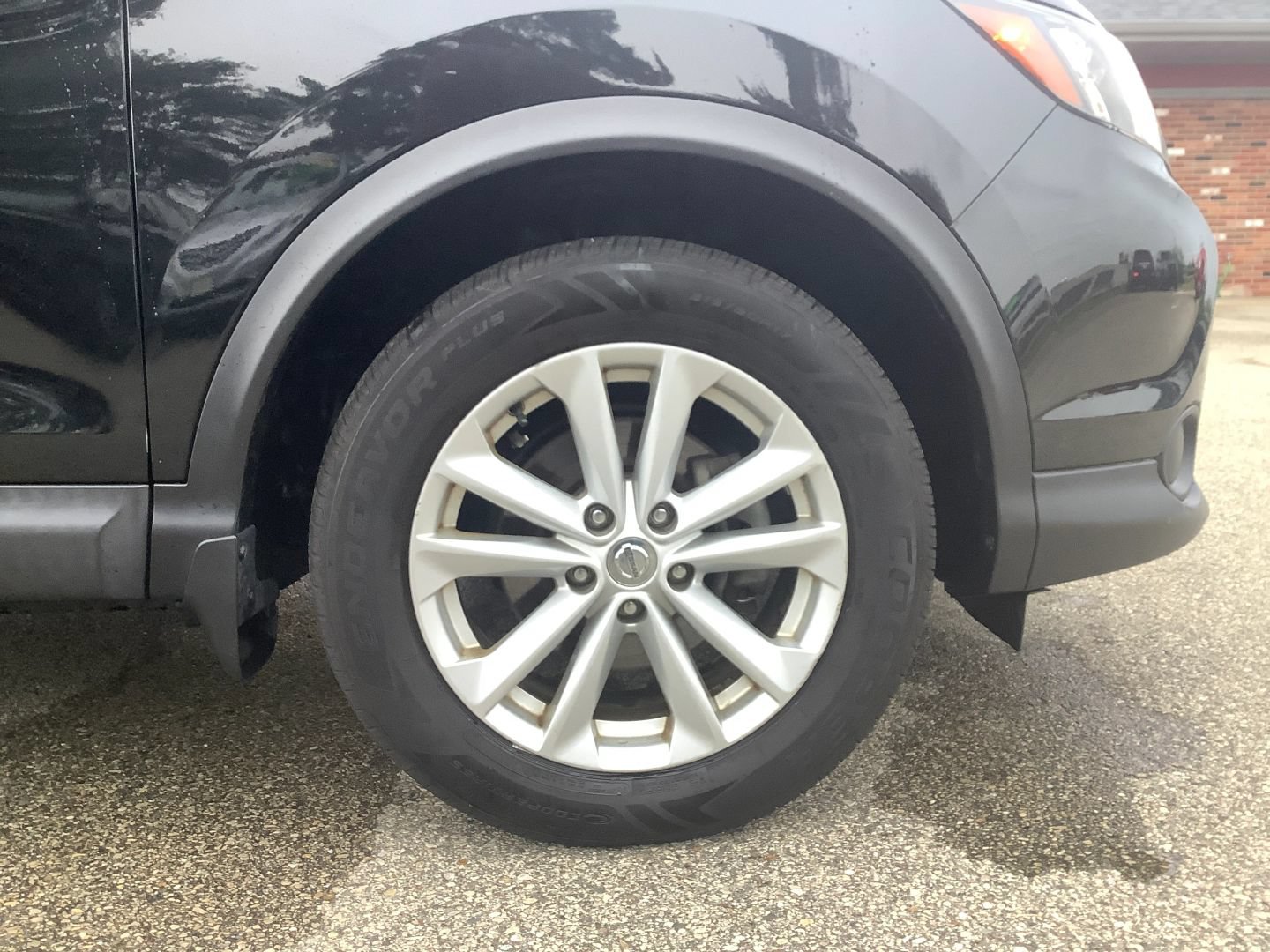 Used 2018 Nissan Rogue Sport S w/ S Appearance Package AWD/4WD image 21