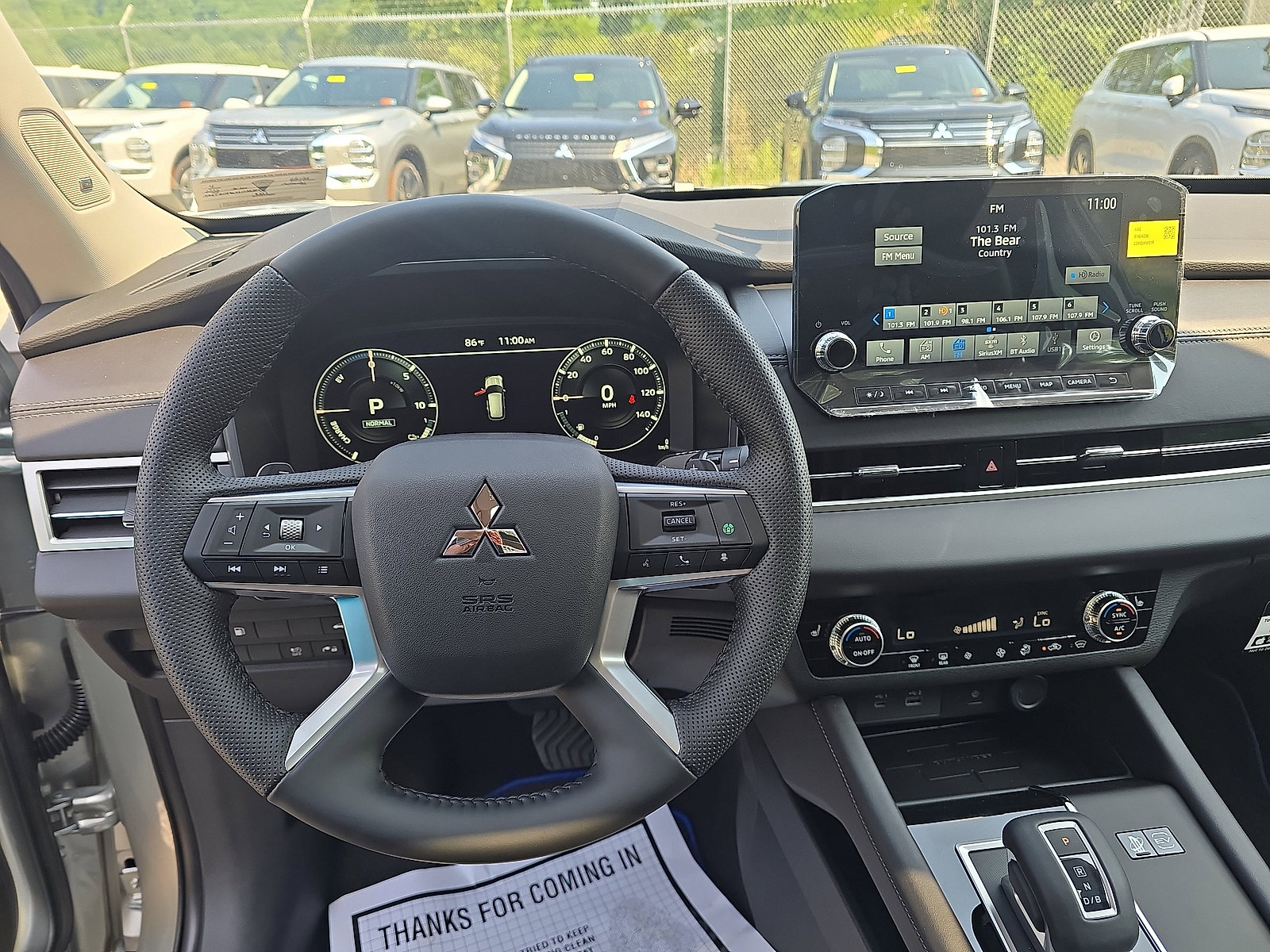 New 2025 Mitsubishi Outlander SE image 15