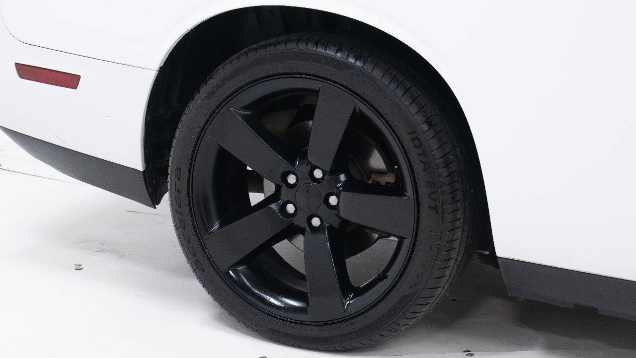 Used 2012 Dodge Challenger SXT RWD image 44