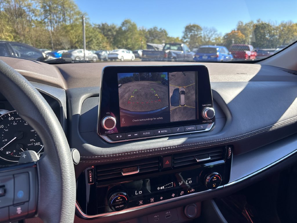 Certified 2021 Nissan Rogue SV FWD image 26
