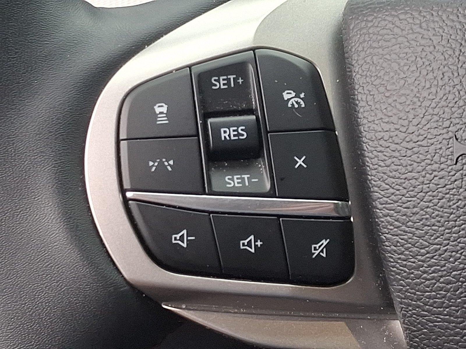 Used 2025 Ford Explorer Active AWD/4WD image 23