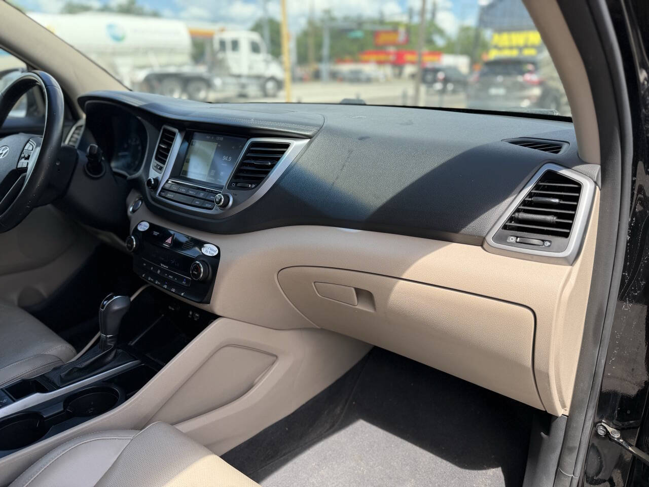 Used 2016 Hyundai Tucson Limited AWD/4WD image 26