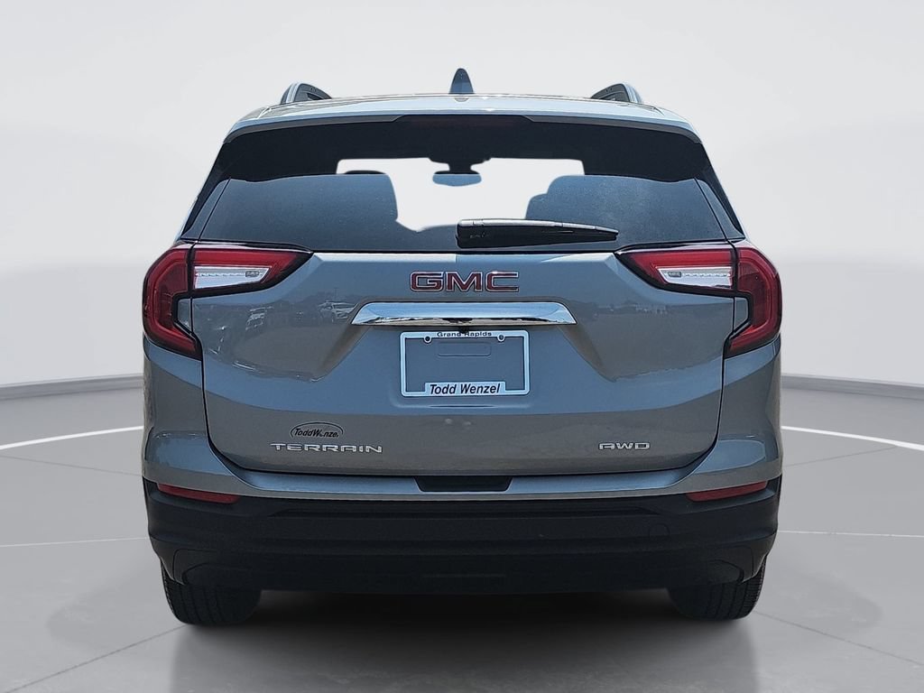 Certified 2024 GMC Terrain SLE w/ Driver Convenience Package AWD/4WD image 5