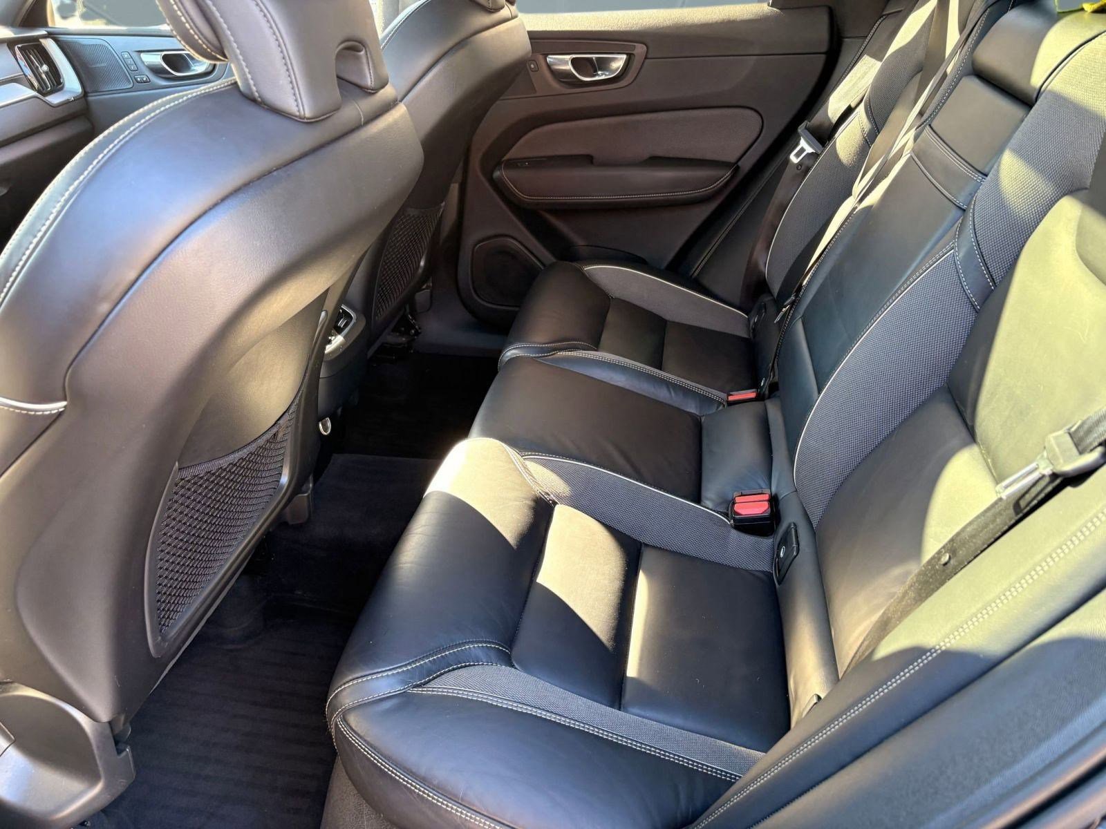 Used 2020 Volvo XC60 T6 R-Design w/ Protection Package Premier image 15