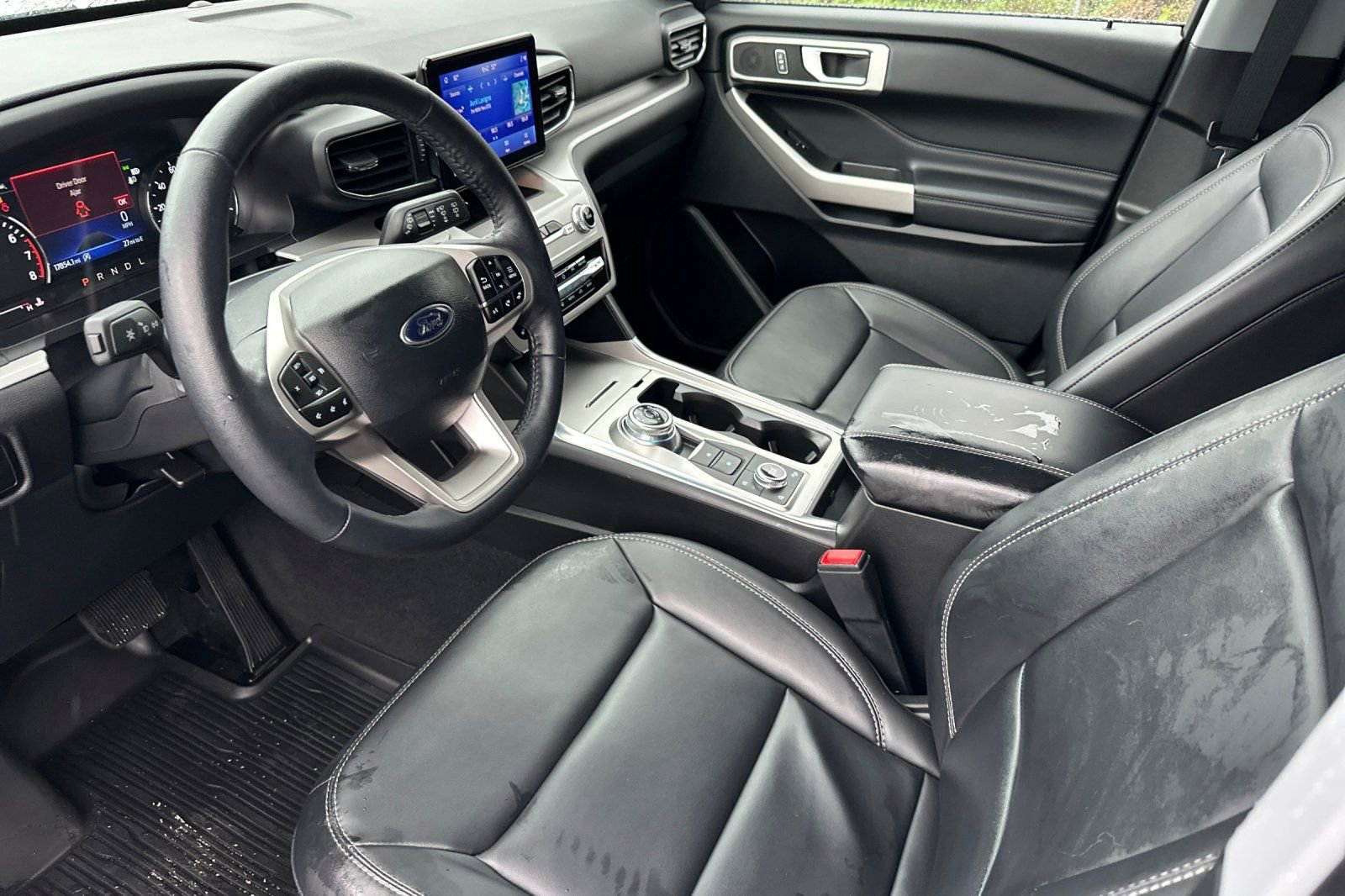 Used 2023 Ford Explorer XLT w/ Equipment Group 202A image 9