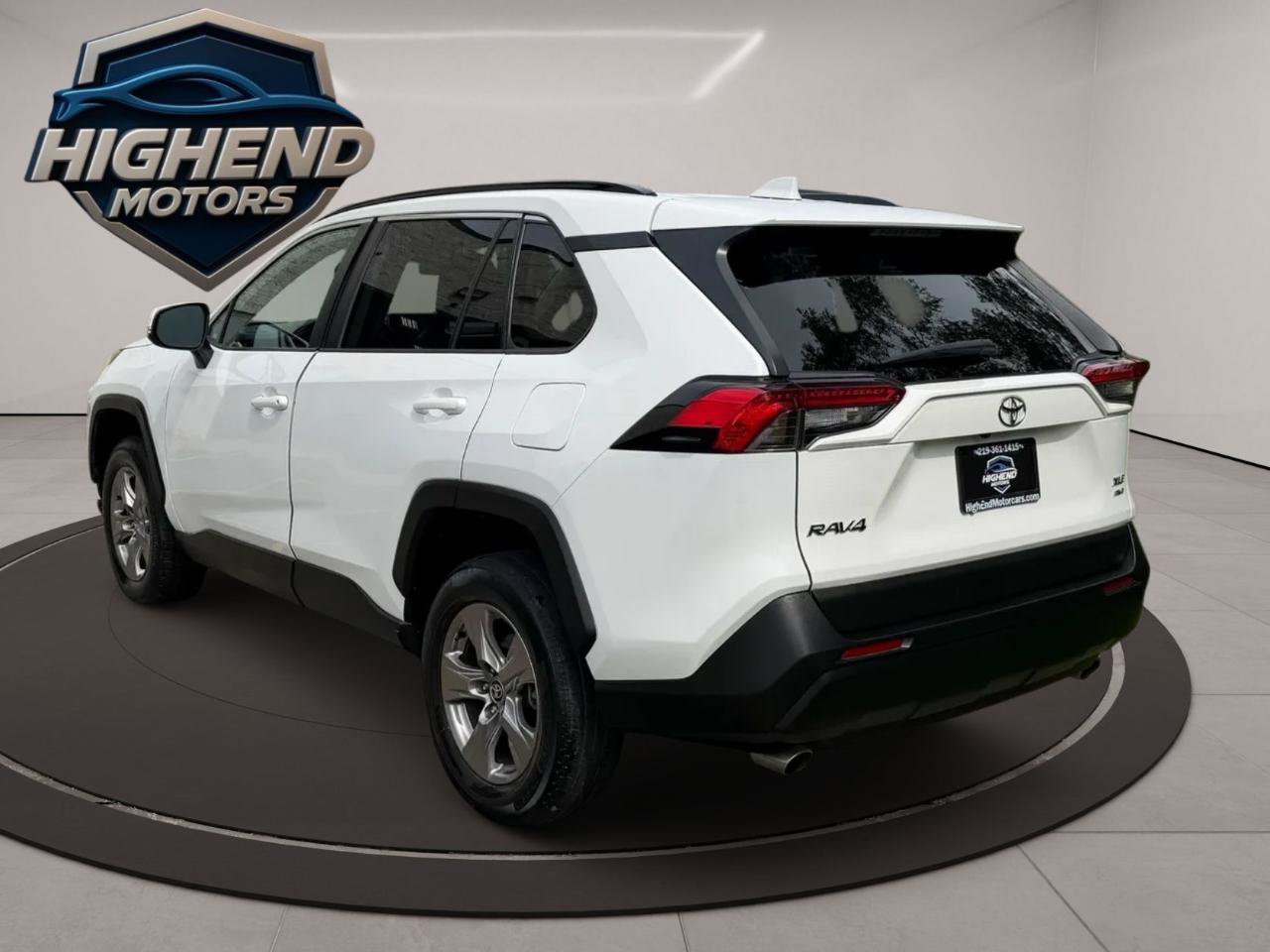 Used 2023 Toyota RAV4 XLE AWD/4WD image 4