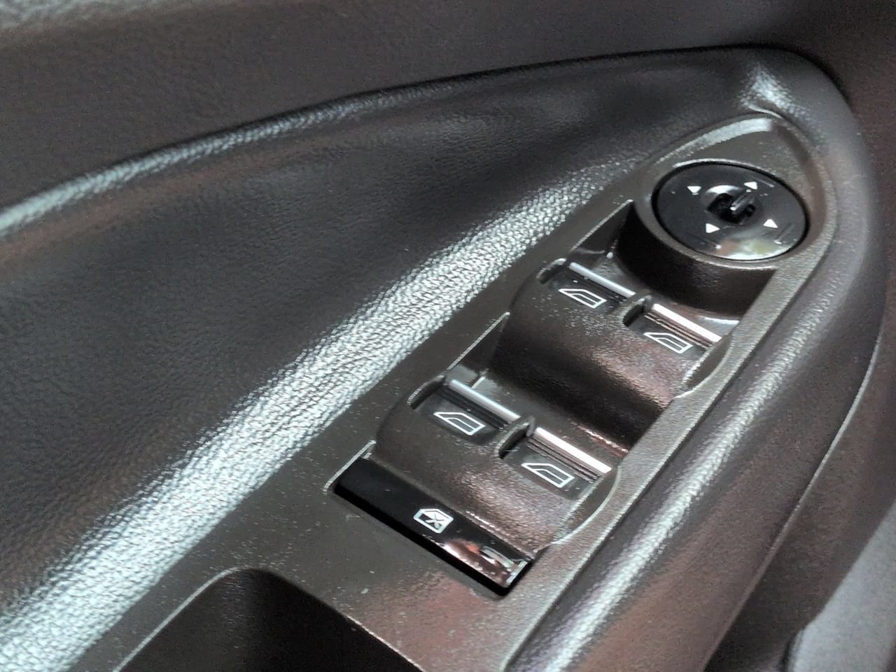 Used 2019 Ford Escape SE FWD image 23