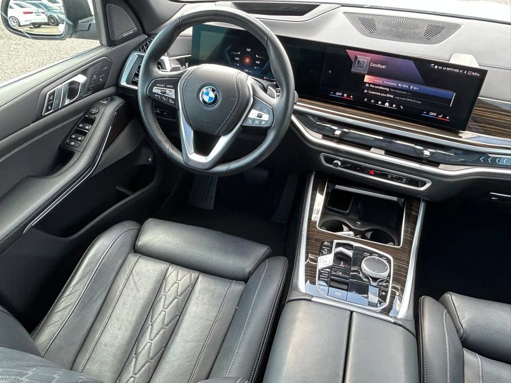 Used 2025 BMW X5 xDrive50e AWD/4WD image 9