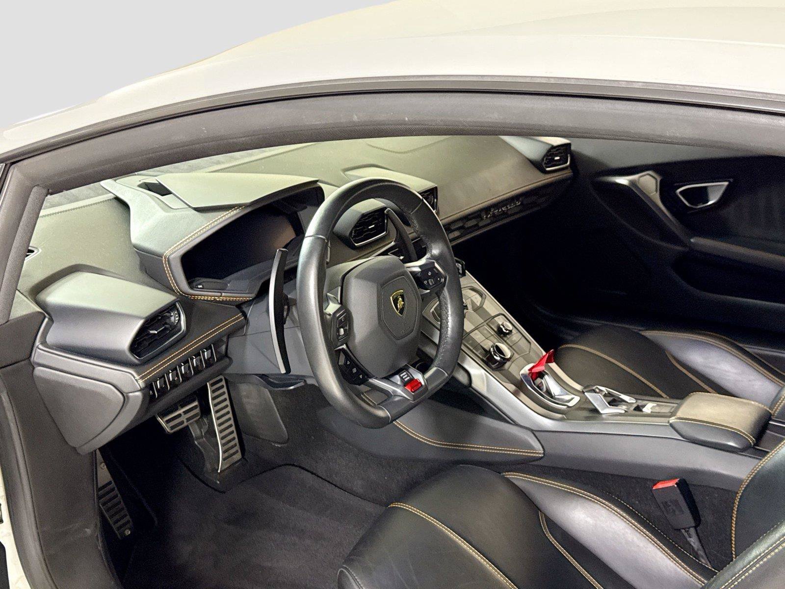 Used 2018 Lamborghini Huracan LP 580-2 RWD image 15