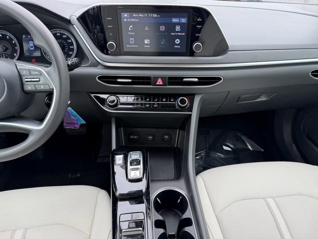 Used 2023 Hyundai Sonata SE w/ Cargo Package FWD image 2