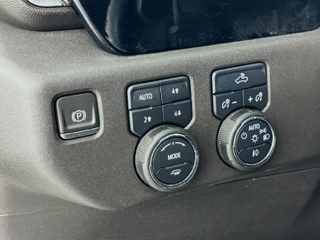 Used 2024 Chevrolet Silverado 1500 LT Trail Boss w/ Protection Package AWD/4WD image 10